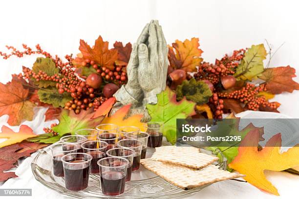 Comunione Serie - Fotografie stock e altre immagini di Ringraziamento - Ringraziamento, Chiesa, Pregare
