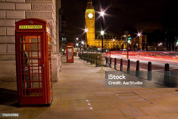 Londres À Noite - Fotografias de stock e mais imagens de Caixa - Caixa, Governo, Telefone