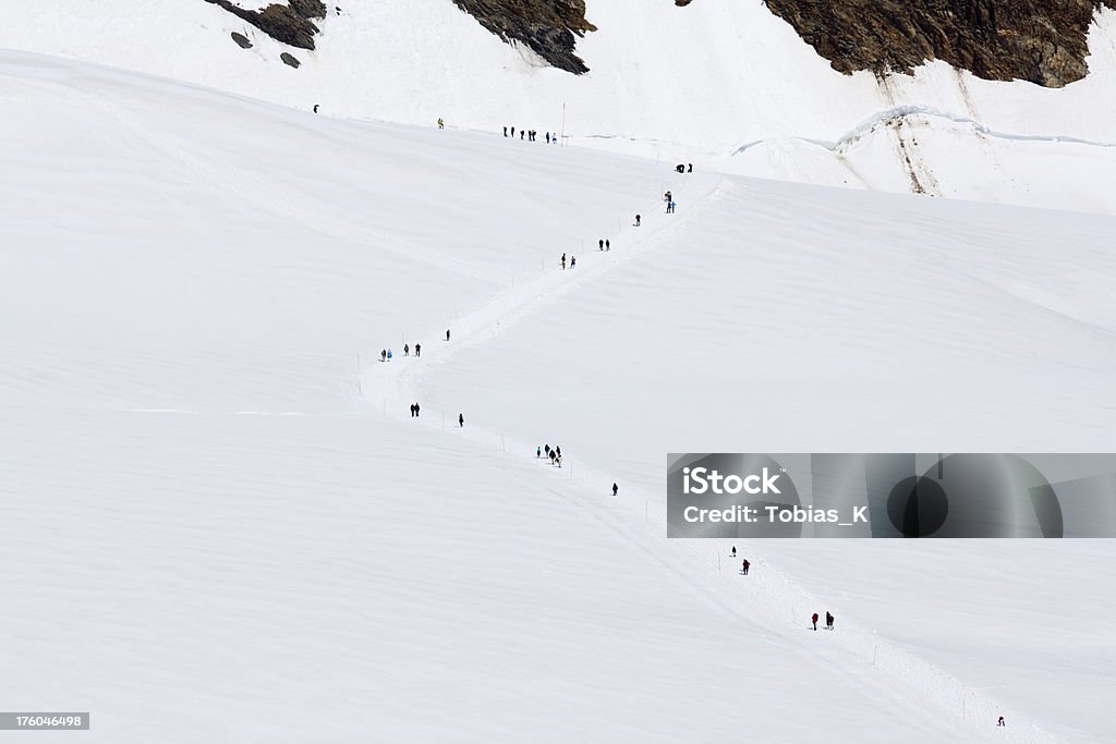 Pessoas a caminhar na Neve - Royalty-free Alpes Europeus Foto de stock