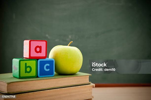 Alfabeto Cuadras Foto de stock y más banco de imágenes de Aprender - Aprender, Bloque - Forma, Bloque de construcción