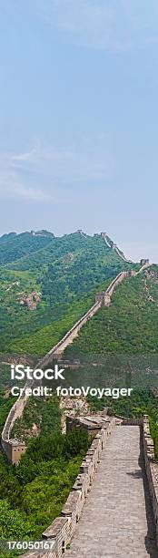 中国の万里の長城垂直パノラマのバナー - アジアおよびインド民族のストックフォトや画像を多数ご用意 - アジアおよびインド民族, アジア大陸, アジア文化