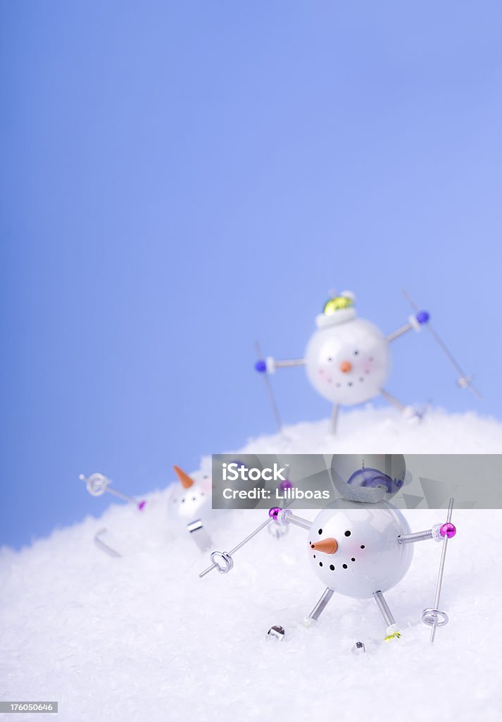 Snowmen 스키타기 - 로열티 프리 0명 스톡 사진