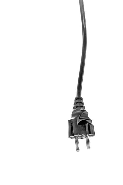 hanging de 220 volts plug - 240v - fotografias e filmes do acervo