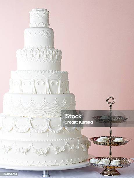 Bridecake 웨딩 케이크에 대한 스톡 사진 및 기타 이미지 - 웨딩 케이크, 흰색, 0명