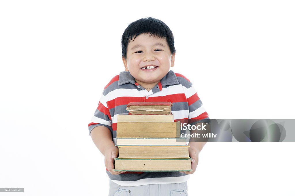 세로는 행복한 젊은 남자아이 휴대용 도서는 - 로열티 프리 6-7 살 스톡 사진