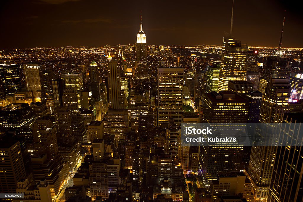 A cidade de Nova York à noite - Foto de stock de Arranha-céu royalty-free