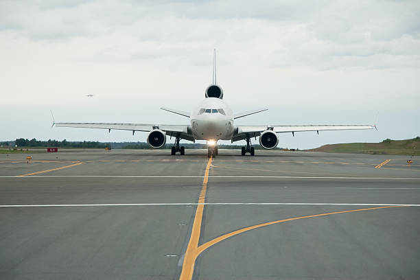 istock jumbo jet taxi 176053531