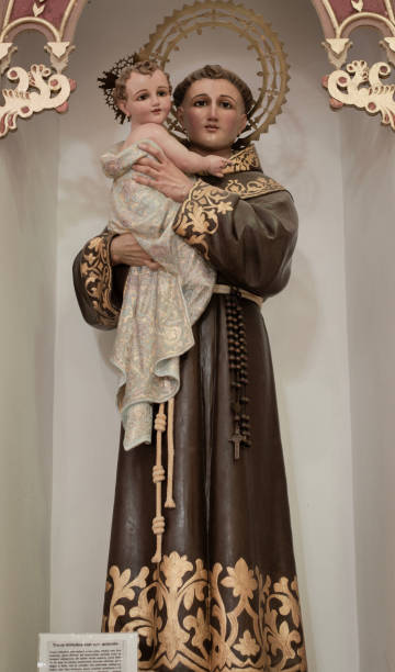 istock Saint Anthony with the child 1760536789