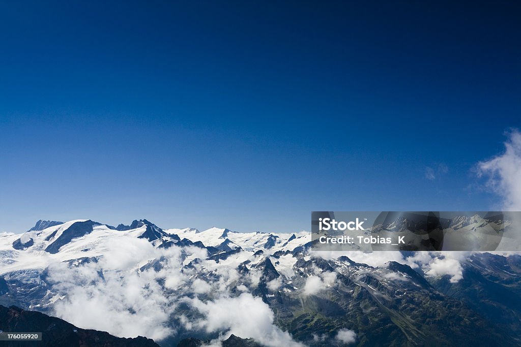 Vista do Monte Titlis (Suíça - Foto de stock de Alpes europeus royalty-free