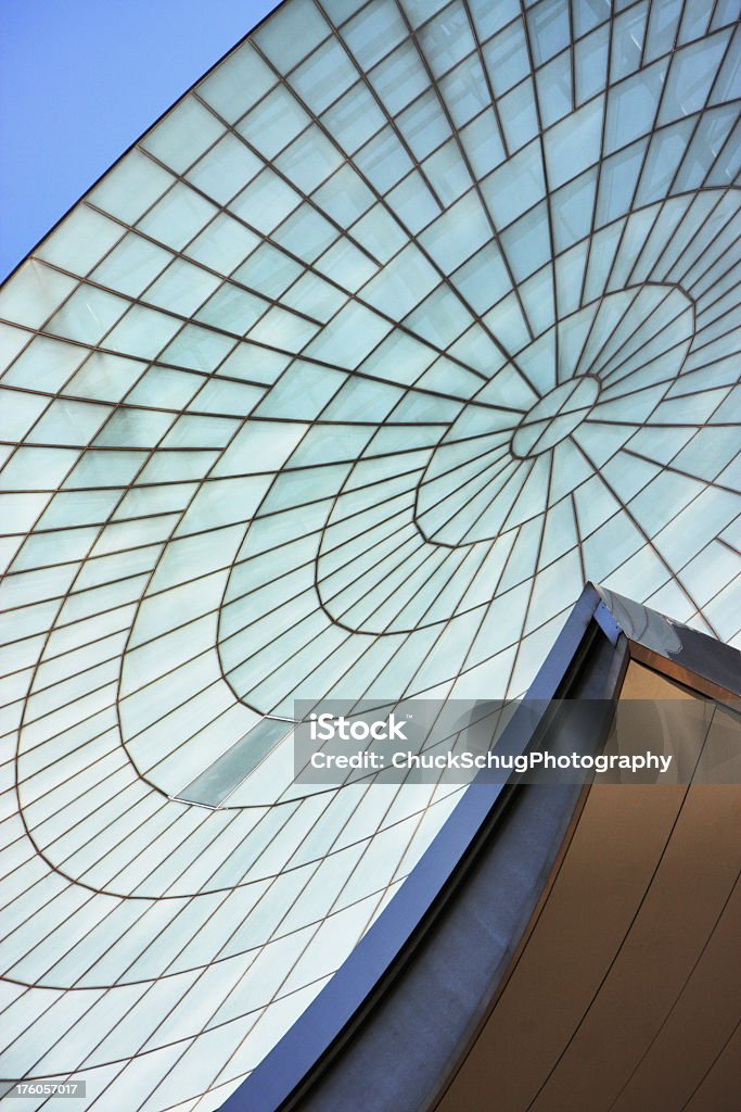 Parábola arquitectura claraboya en el último piso - Foto de stock de Abstracto libre de derechos