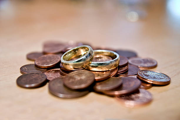 weddingrings and money