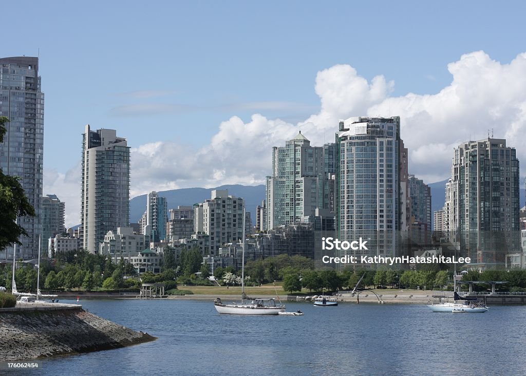 Набережная в Ванкувере - Стоковые фото False Creek роялти-фри