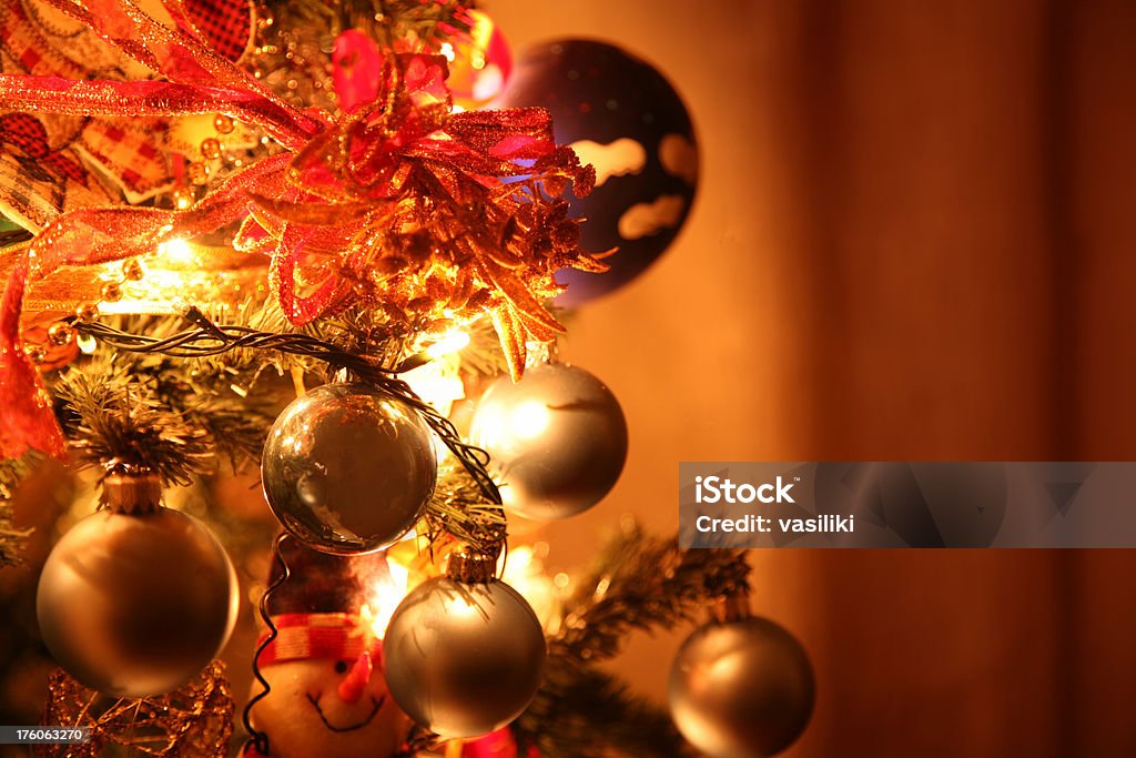 Árbol de navidad de noche - Foto de stock de Adorno de navidad libre de derechos