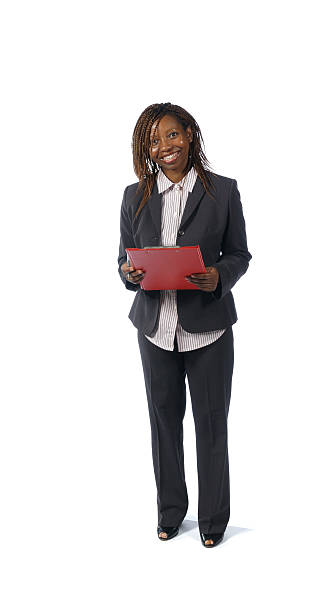 duración completa afroamericana mujer de negocios con portapapeles - full length clipboard african ethnicity black fotografías e imágenes de stock