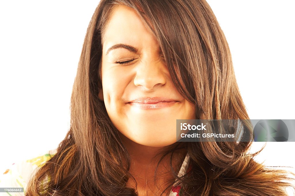 Femme rire avec les yeux fermés - Photo de Adulte libre de droits