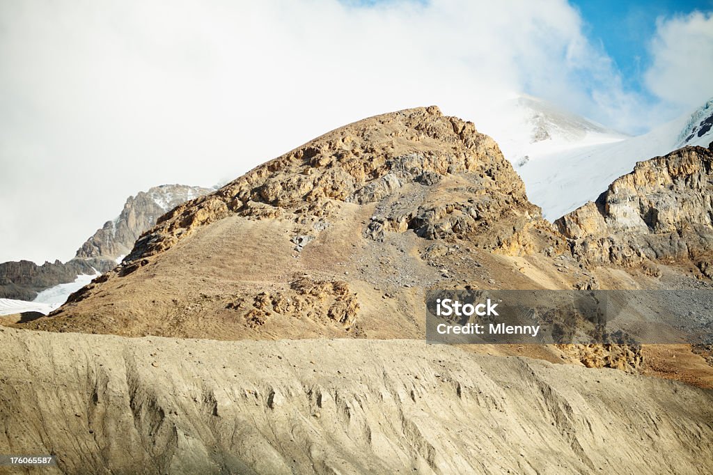 Paesaggio di Montagne Rocciose Canadesi - Foto stock royalty-free di Affilato