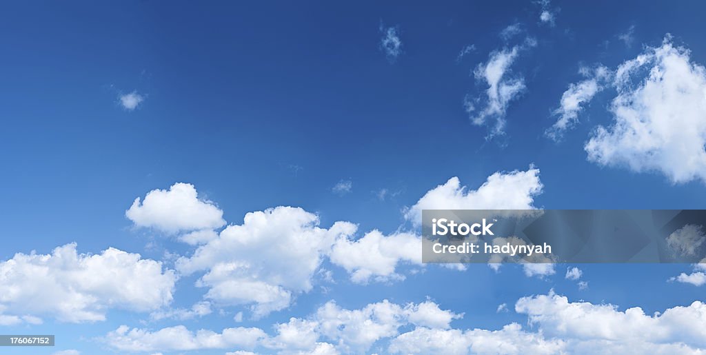 El cielo azul vista panorámica 74MPix XXXXL tamaño - Foto de stock de Aire libre libre de derechos