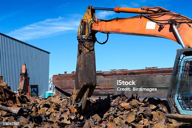 Złom Recykling Yard - zdjęcia stockowe i więcej obrazów Ciąć - Ciąć, Przemysł, Złom metalowy