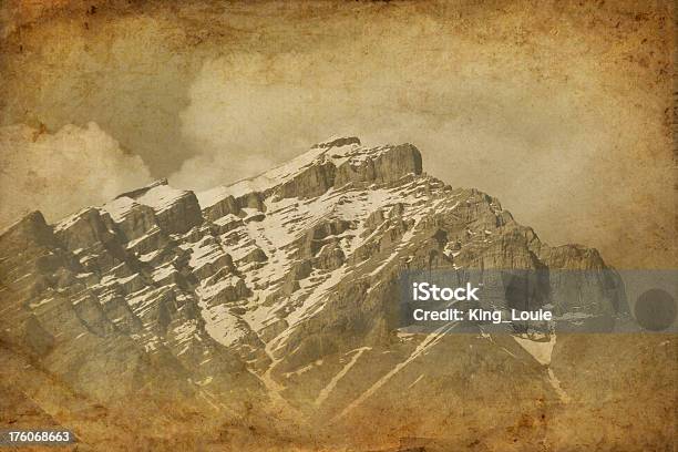 빈티지 캐나다식 로키스 밴프에 대한 스톡 사진 및 기타 이미지 - 밴프, 밴프 국립 공원, 캐스케이드 산맥