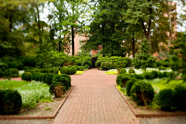 istock McIlvaine House garden 176069010