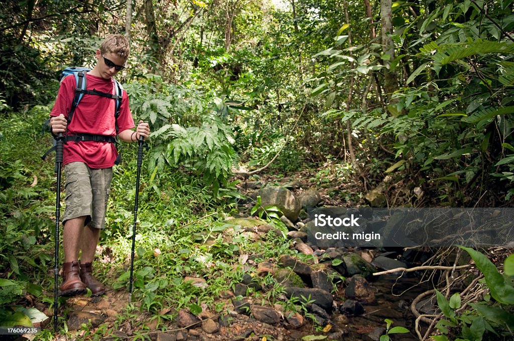 Escursioni nella giungla. - Foto stock royalty-free di 14-15 anni