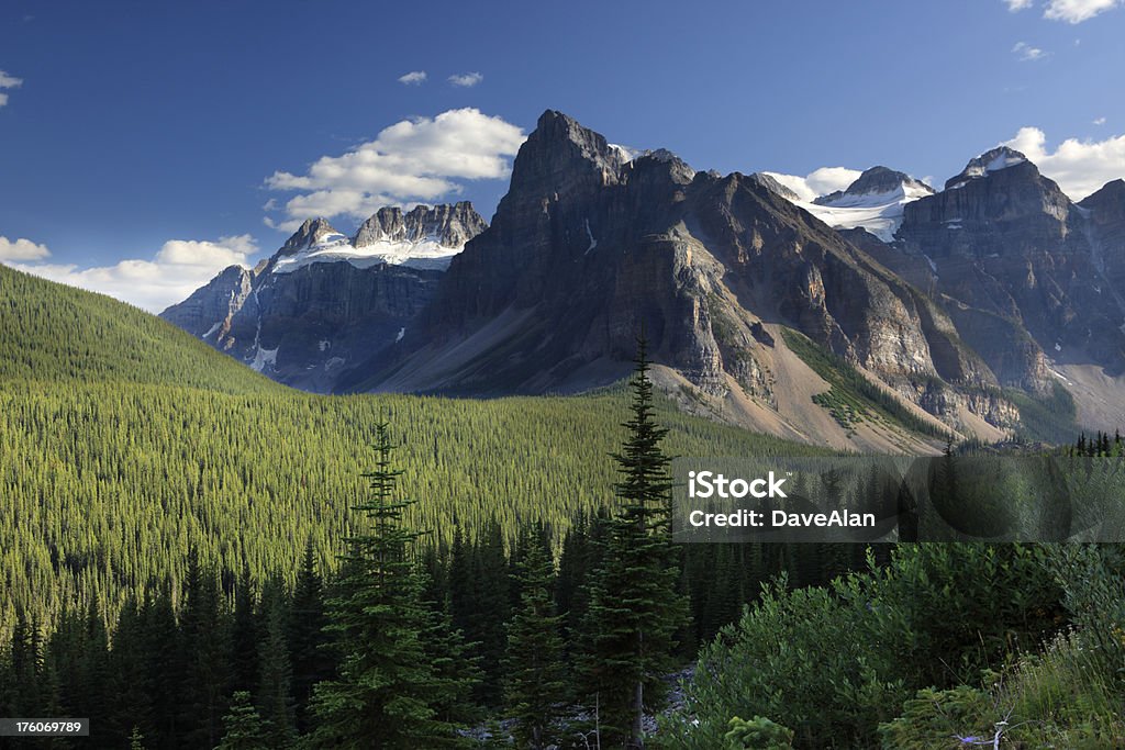 Parque nacional de Banff - Foto de stock de Acantilado libre de derechos