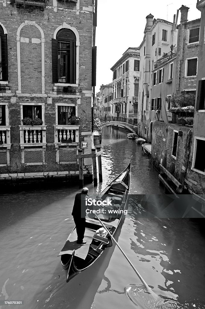 Gôndola veneziana - Foto de stock de Preto e branco royalty-free