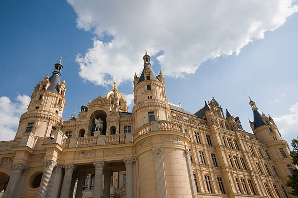 Schwerin Castle Facade of Schwerin Castle (Germany) schwerin castle stock pictures, royalty-free photos & images