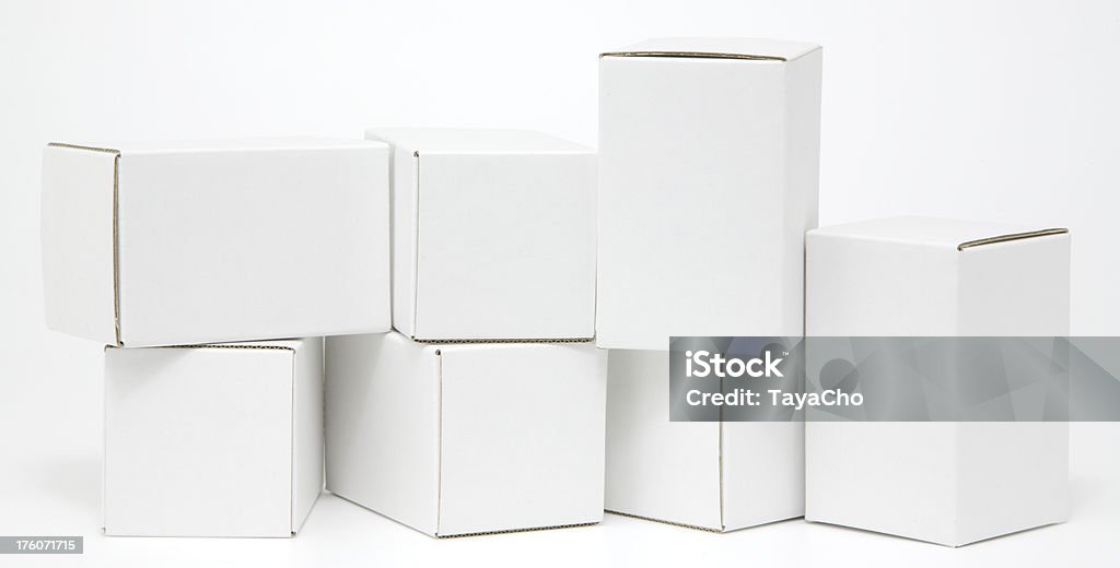 Семь пустой белый коробки изолированы - Стоковые фото Без людей роялти-фри