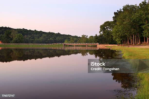 夕暮れの Greenlane 湖 - Horizonのストックフォトや画像を多数ご用意 - Horizon, 人物なし, 公園