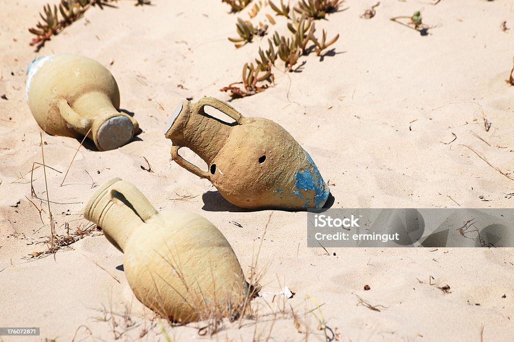 Amphoras deitada na Areia - Royalty-free Cultura grega Foto de stock