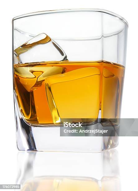 Photo libre de droit de Whiskey banque d'images et plus d'images libres de droit de Alcool - Alcool, Aliments et boissons, Fond blanc