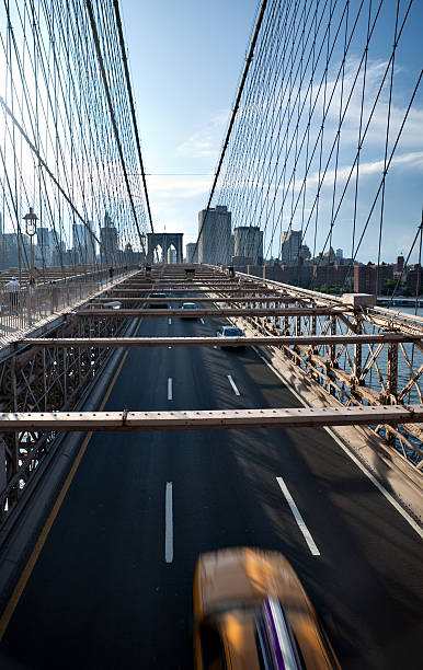 istock Brooklyn Bridge Taxi 176074023