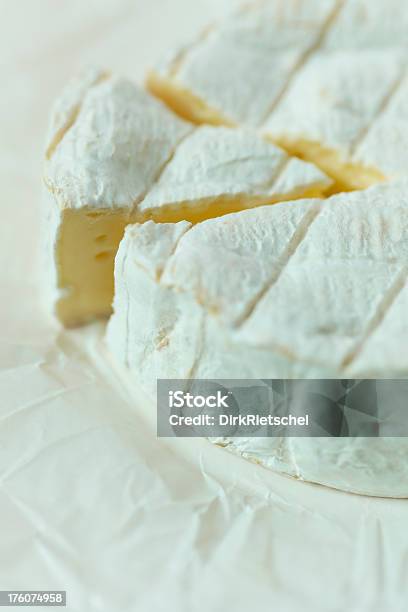 Camembert Formaggio - Fotografie stock e altre immagini di Bianco - Bianco, Brie, Camembert