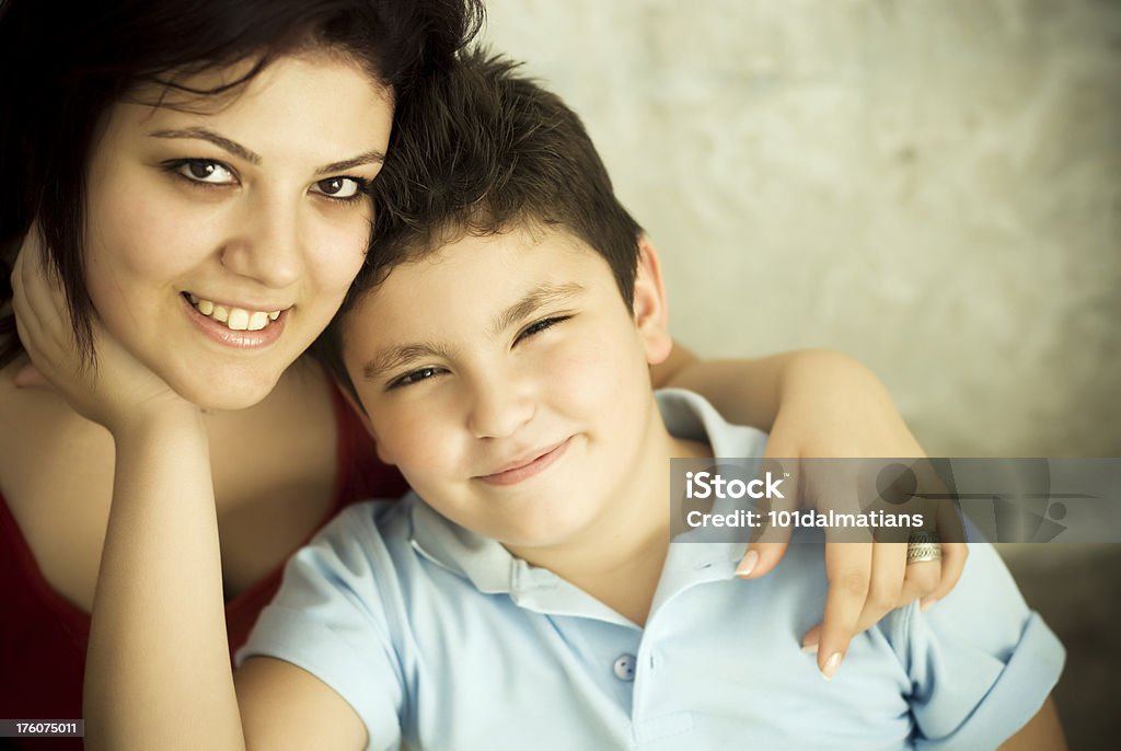 Joven Madre e hijo - Foto de stock de 25-29 años libre de derechos