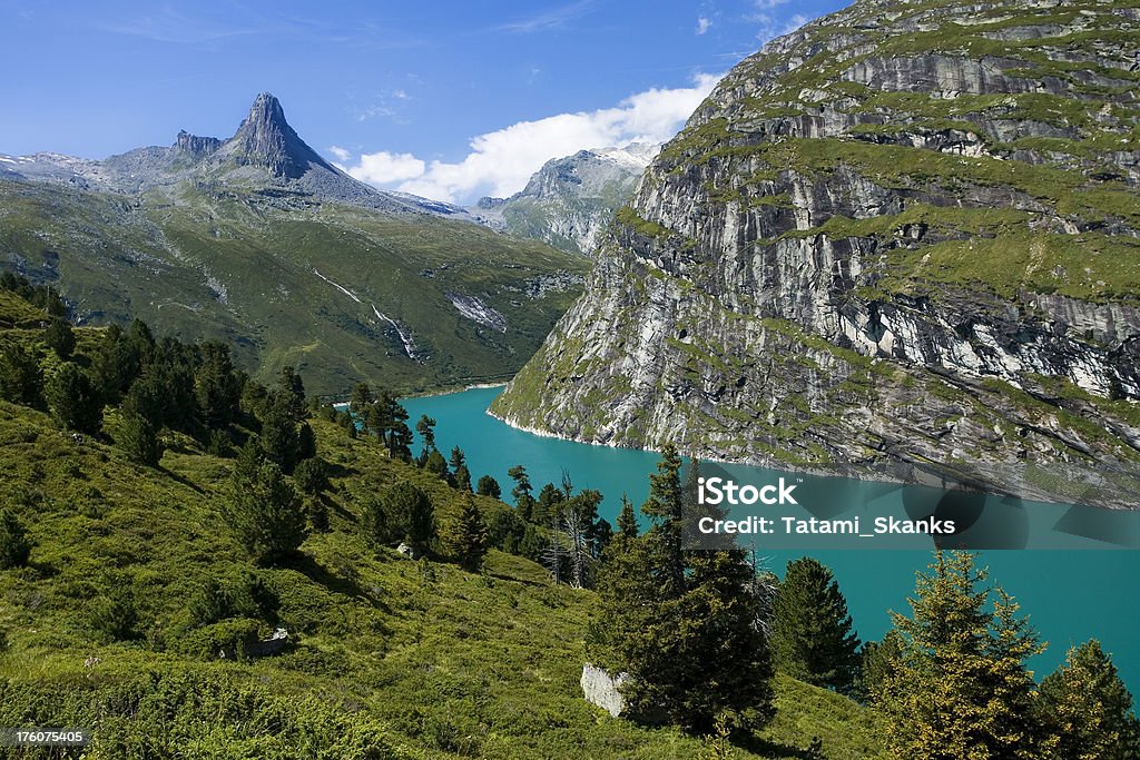Lake in den Schweizer Bergen - Lizenzfrei Alpen Stock-Foto