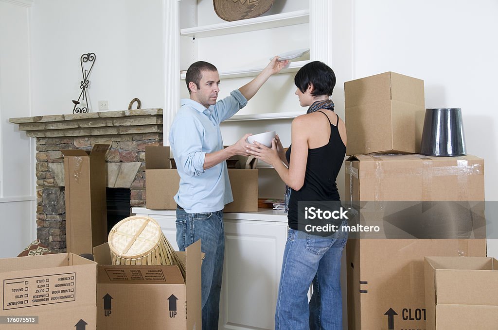 Par pasar en nuevo hogar. - Foto de stock de 25-29 años libre de derechos