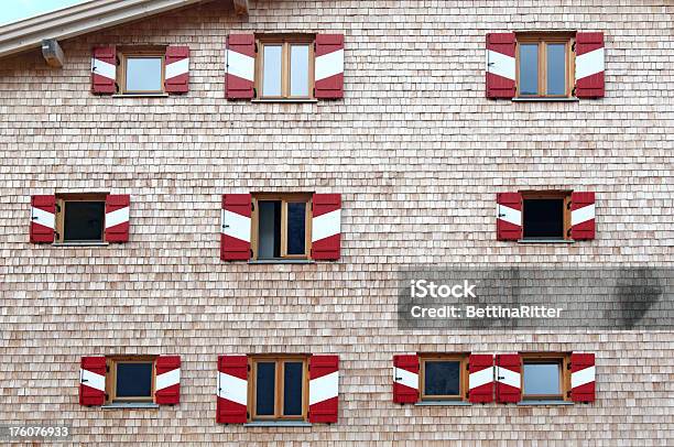 Casa De Campowindows - Fotografias de stock e mais imagens de Áustria - Áustria, Bandeira da Áustria, Ripa de Madeira