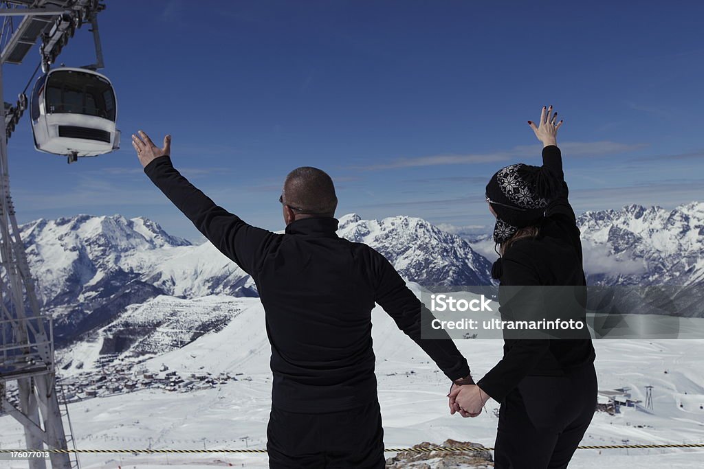 couple dans une posture romantique - Photo de Activité libre de droits