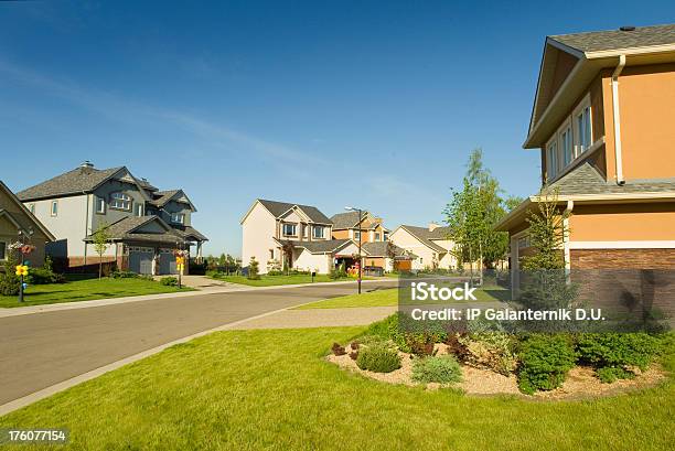 Alguns Suburbanos Casas - Fotografias de stock e mais imagens de Distrito Residencial - Distrito Residencial, Casa, Comunidade