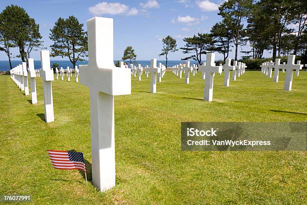 Cementerio De Guerra Foto de stock y más banco de imágenes de Normandía - Normandía, Día D, Cementerio