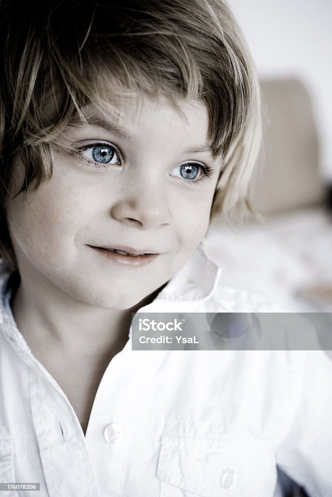 Little мальчик - Стоковые фото 2-3 года роялти-фри
