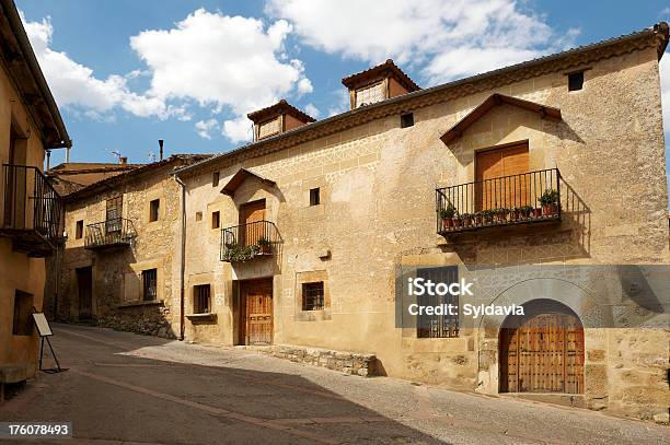 Villaggio Spagnolo Segovia - Fotografie stock e altre immagini di Pedraza - Pedraza, Ambientazione esterna, Casa