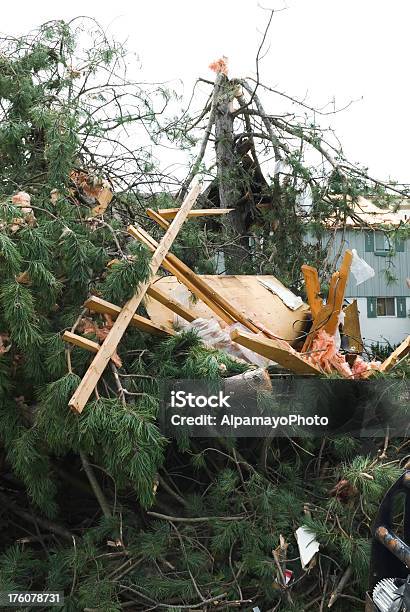 Tornado Consequências Destruição Forças Da Naturezaxiii - Fotografias de stock e mais imagens de Tornado