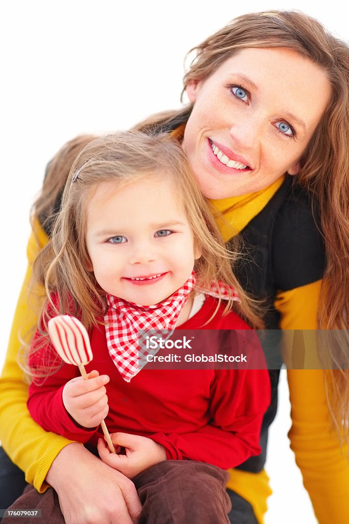 Retrato de uma mãe feliz e sua filha - Foto de stock de 2-3 Anos royalty-free