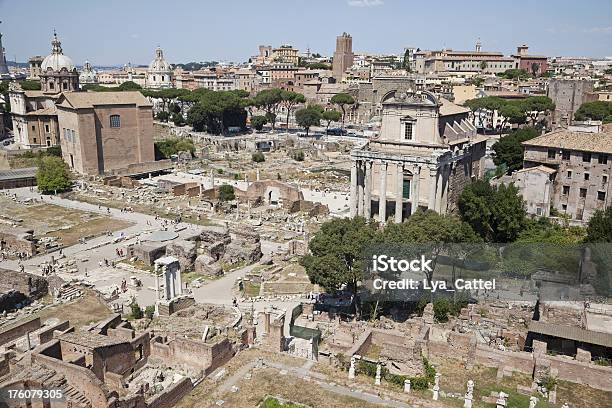 Foro Romano Roma 1 Xxxl - Fotografie stock e altre immagini di Ambientazione esterna - Ambientazione esterna, Antica Roma, Antico - Condizione