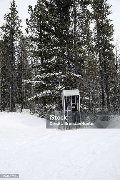 Głos W Wilderness - zdjęcia stockowe i więcej obrazów Alberta - Alberta, Antyczny, Automat telefoniczny