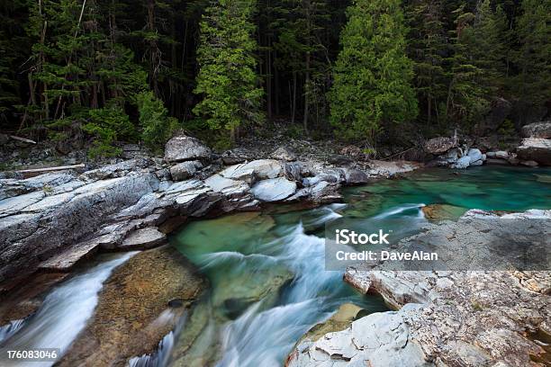 Photo libre de droit de Mountain Creek banque d'images et plus d'images libres de droit de Arbre - Arbre, Arbre à feuilles persistantes, Bleu