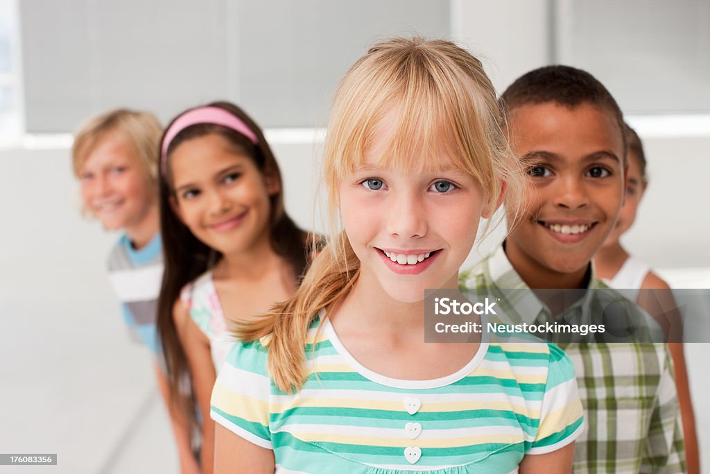Porträt eines Jungen und Mädchen Lächeln zusammen - Lizenzfrei 8-9 Jahre Stock-Foto