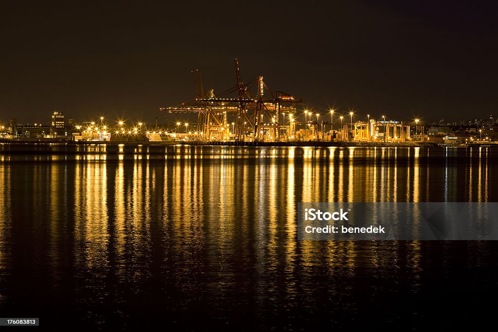 Port industriel de nuit - Photo de Bleu libre de droits